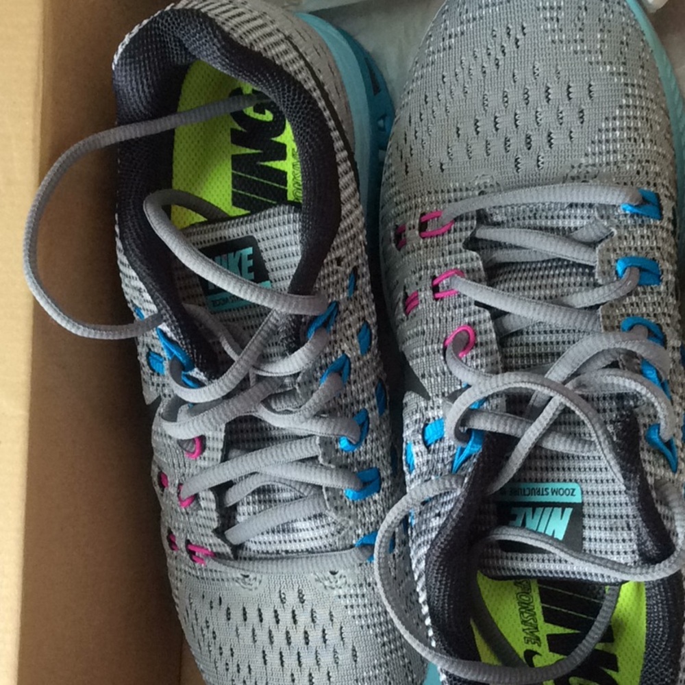 NEW Nike Air Zoom Structure 19 Women’s Sneakers 👟